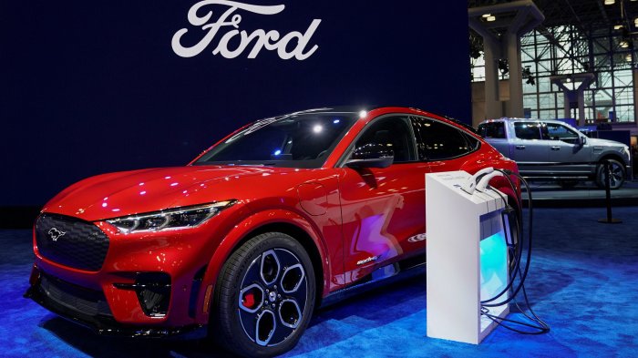 EV tax credits 2025